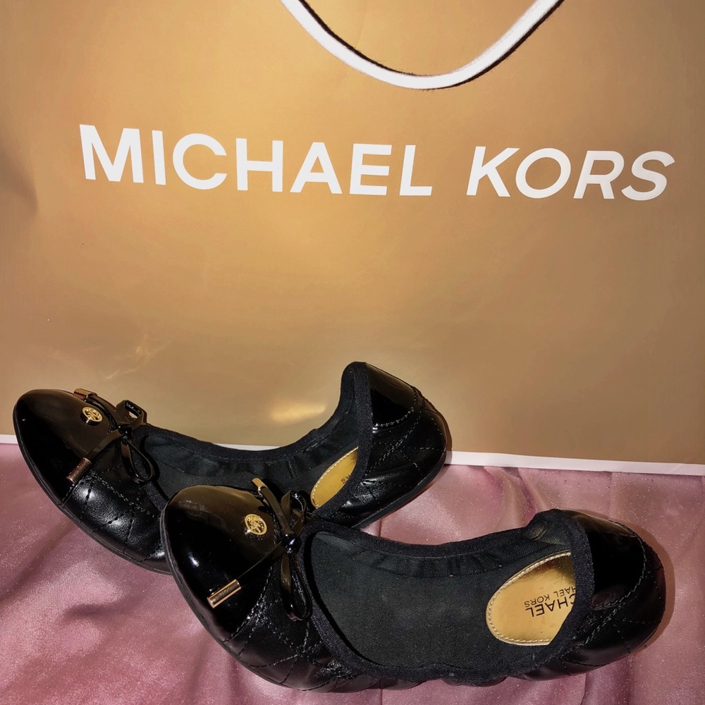 Like new Michael Kors Black ballet flats